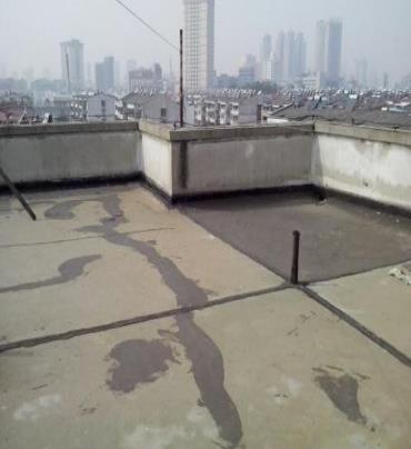 武侯漏水维修 楼顶漏水是什么原因，楼顶漏水维修方法是什么?